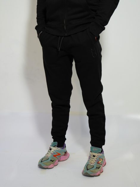 uomo_nero_pantalone_ginnico_1